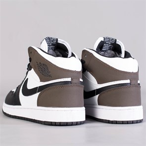 Кроссовки Nike* Jordan 1 Retro High, Dark Mocha - фото 20093
